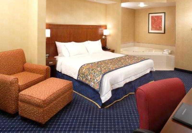 Courtyard By Marriott Cleveland Willoughby Hotel Buitenkant foto