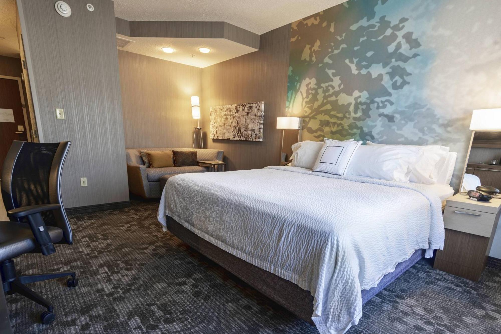 Courtyard By Marriott Cleveland Willoughby Hotel Buitenkant foto