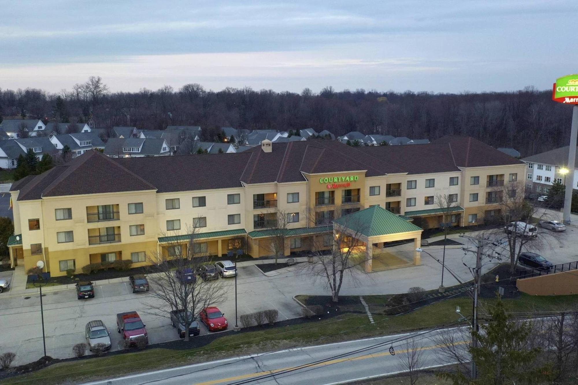 Courtyard By Marriott Cleveland Willoughby Hotel Buitenkant foto